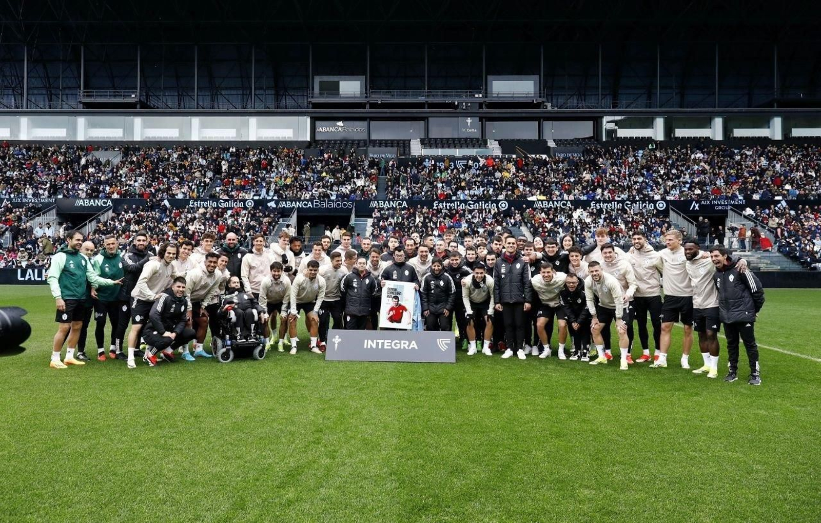 Foto de familia antes de empezar el entrenamiento.