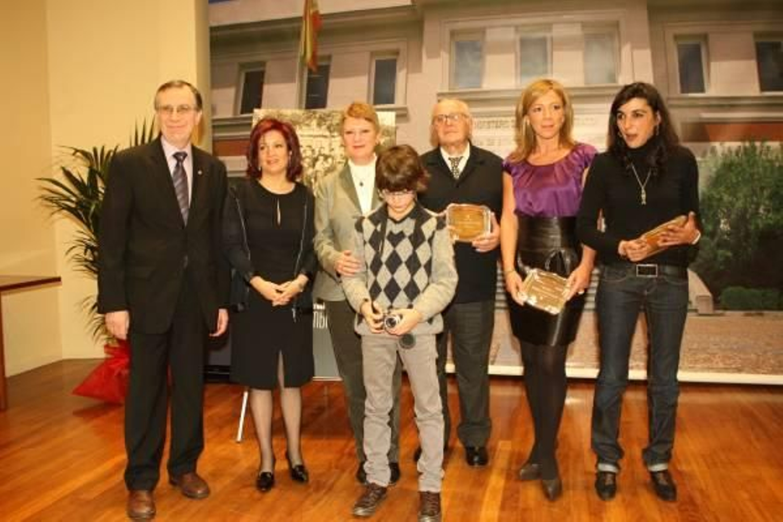 Los galardonados con el premio de la Emigración 2009.