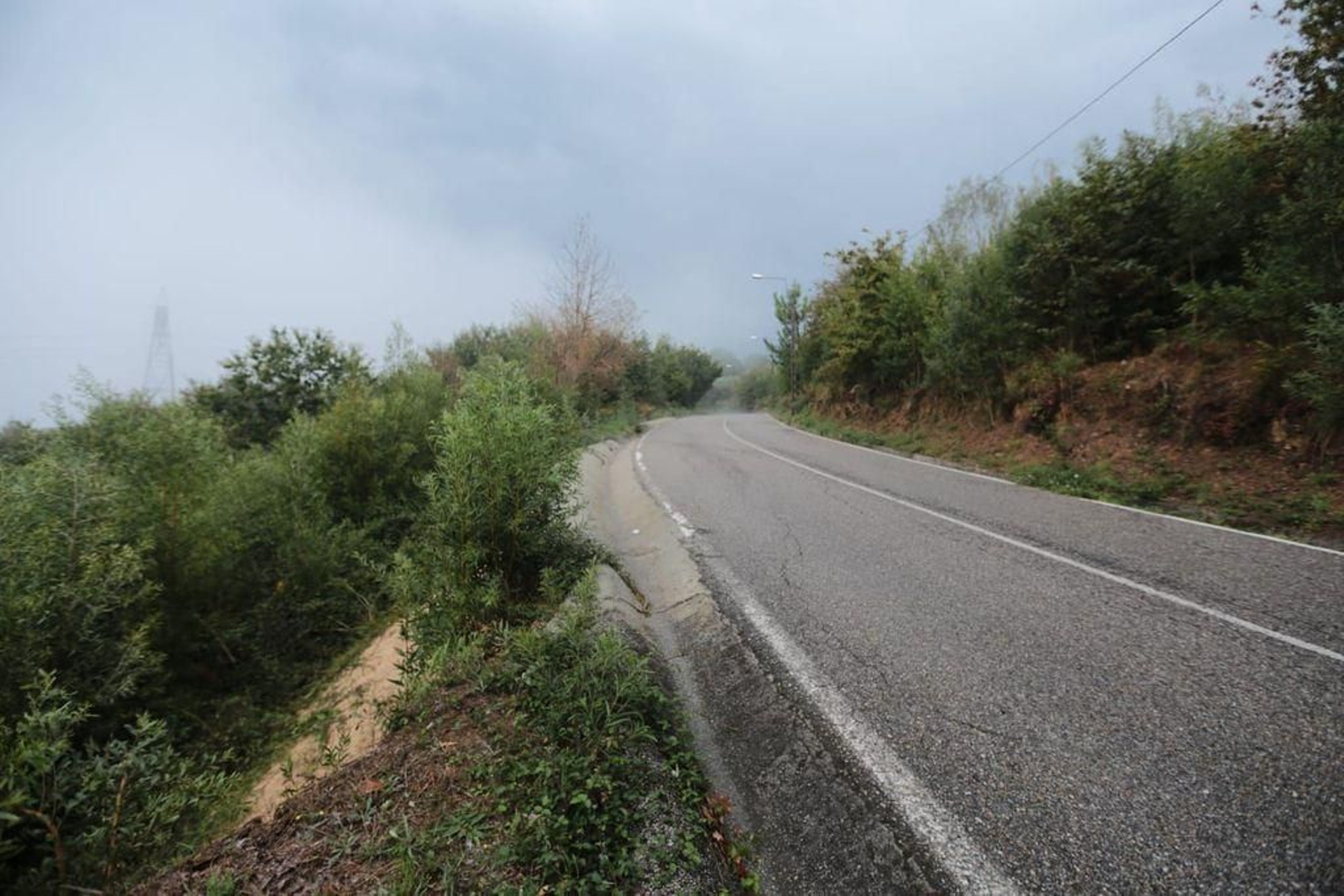 Los acusados Miguel Ángel D. e Iván G., ayer en el banquillo de la Audiencia en Vigo durante el juicio.