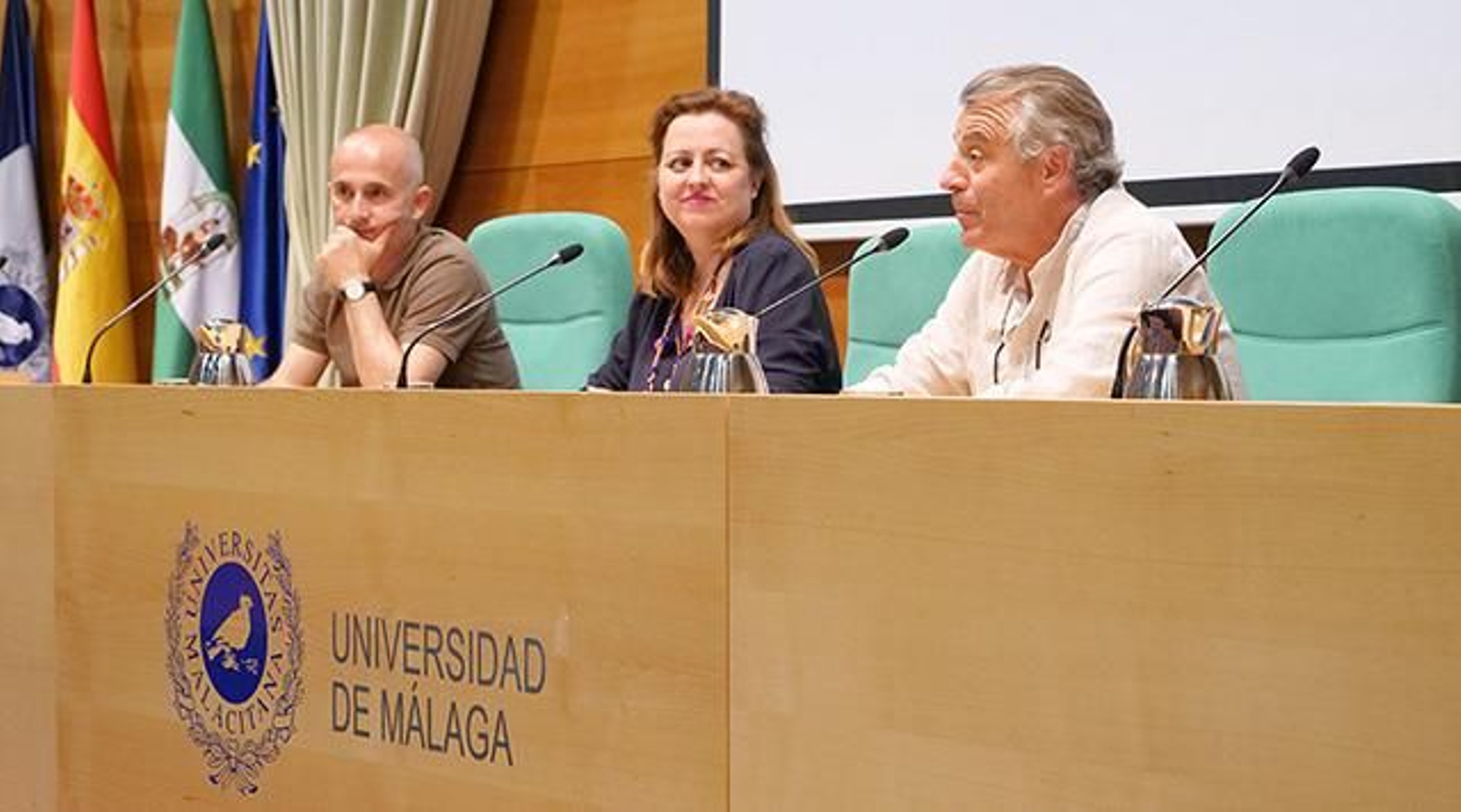 Izq. a Dcha., Manuel López Villegas, Miriam López y Miguel Alba