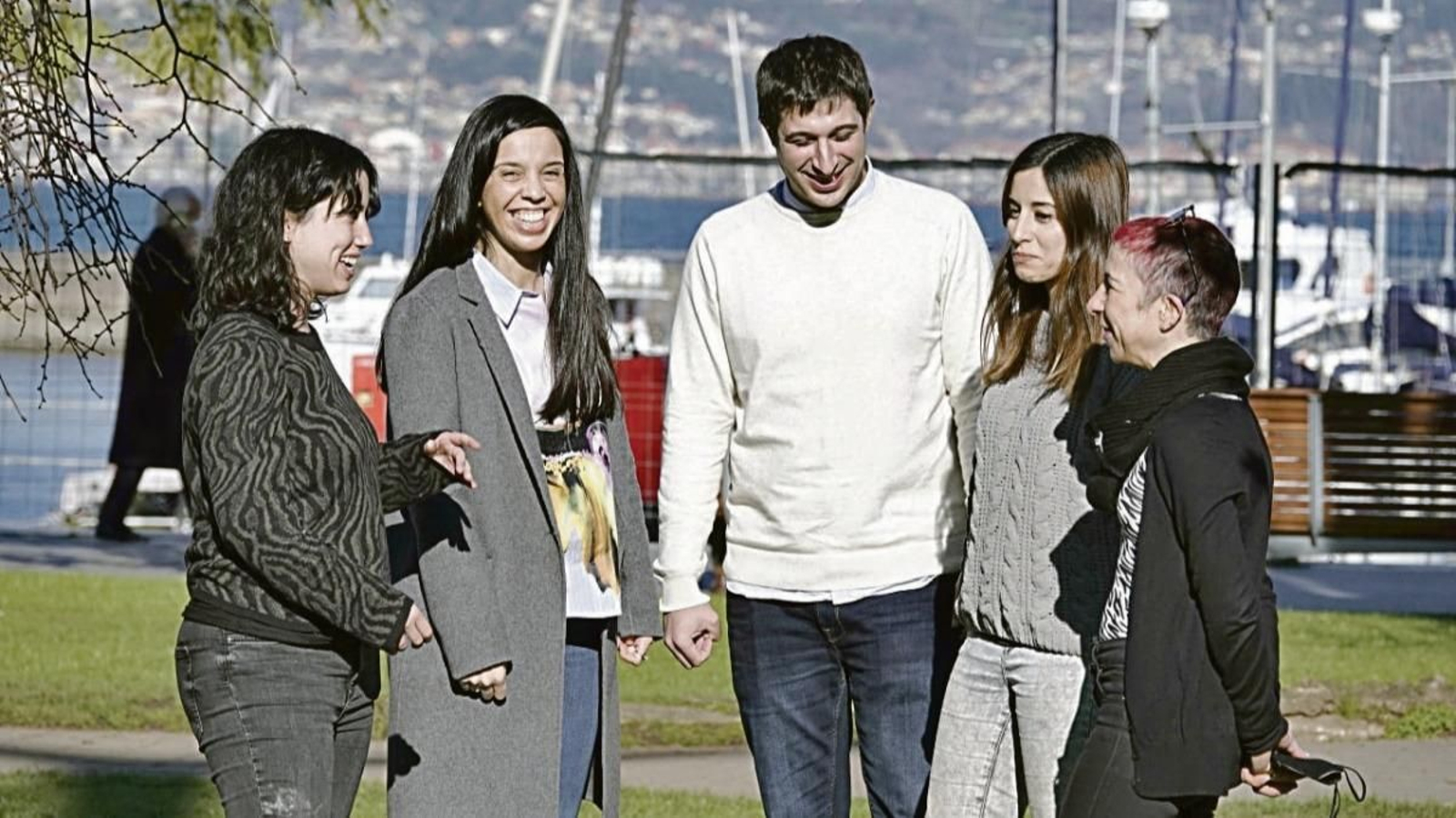 Ana Blanco, segunda por la izquierda, con el equipo de su agencia recién creada.