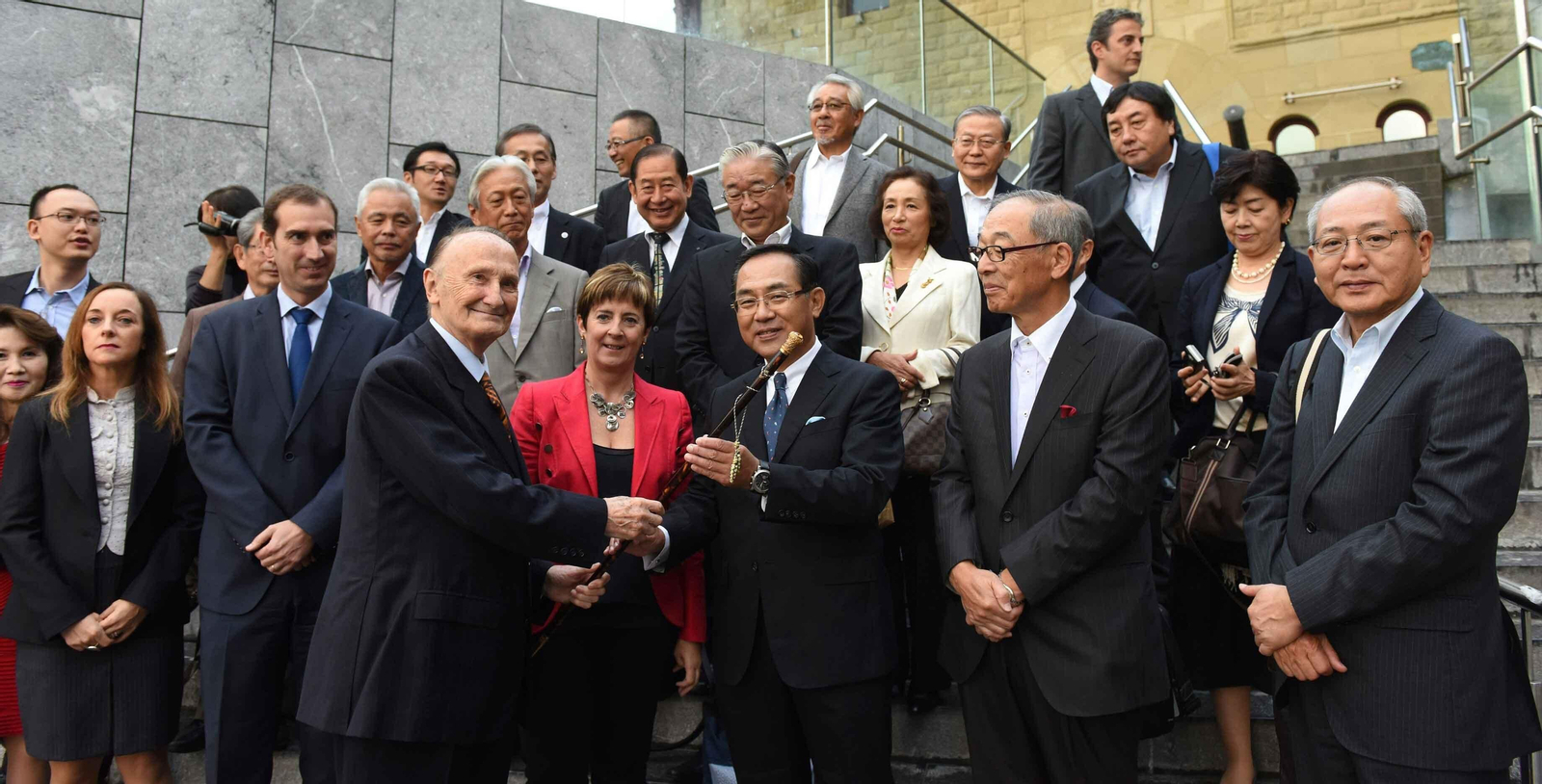 La consejera Arantxa Tapia con empresarios japoneses