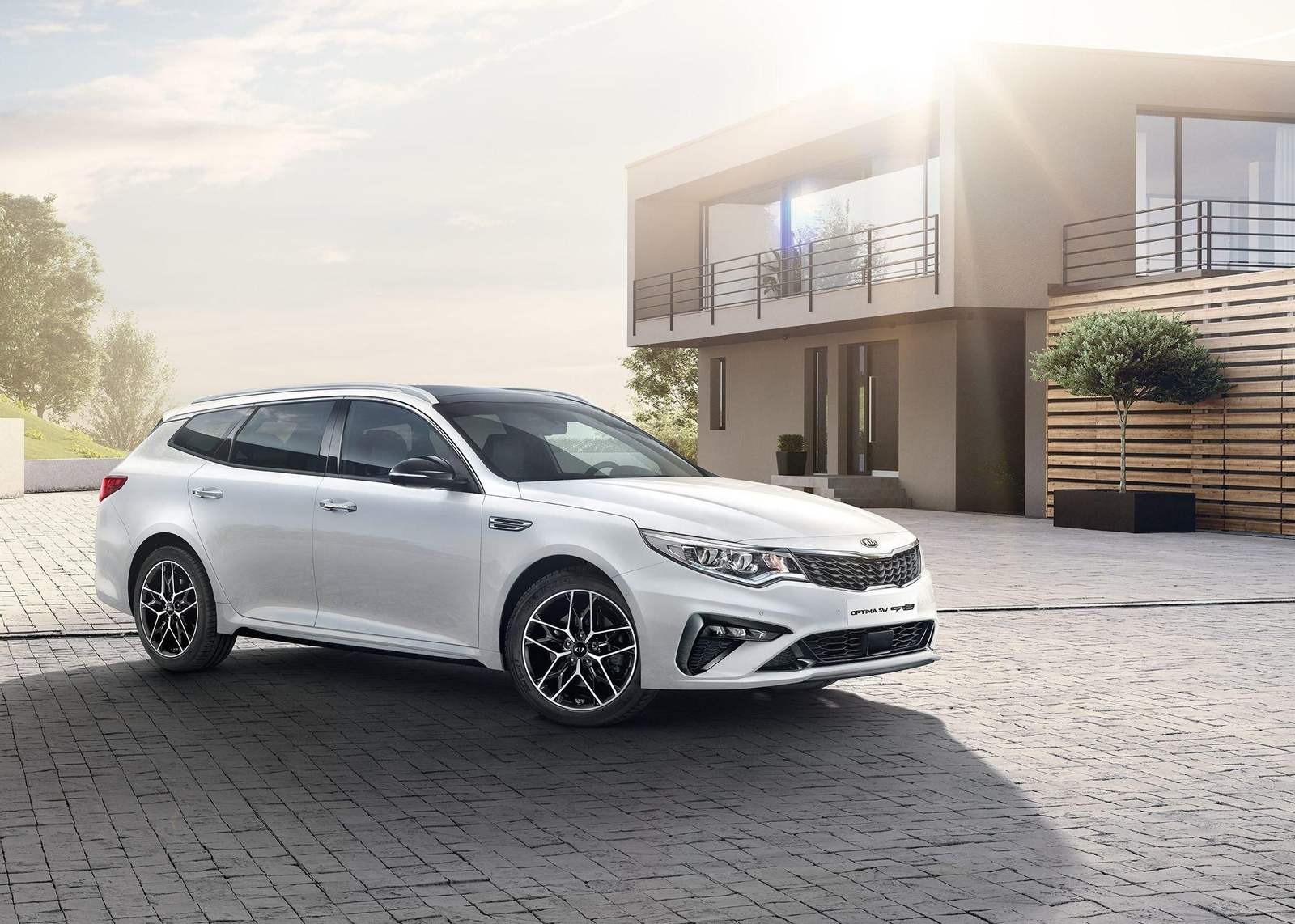 El Optima Sedán y su versión Sportswagon estarán a la venta en el cuarto trimestre de año.