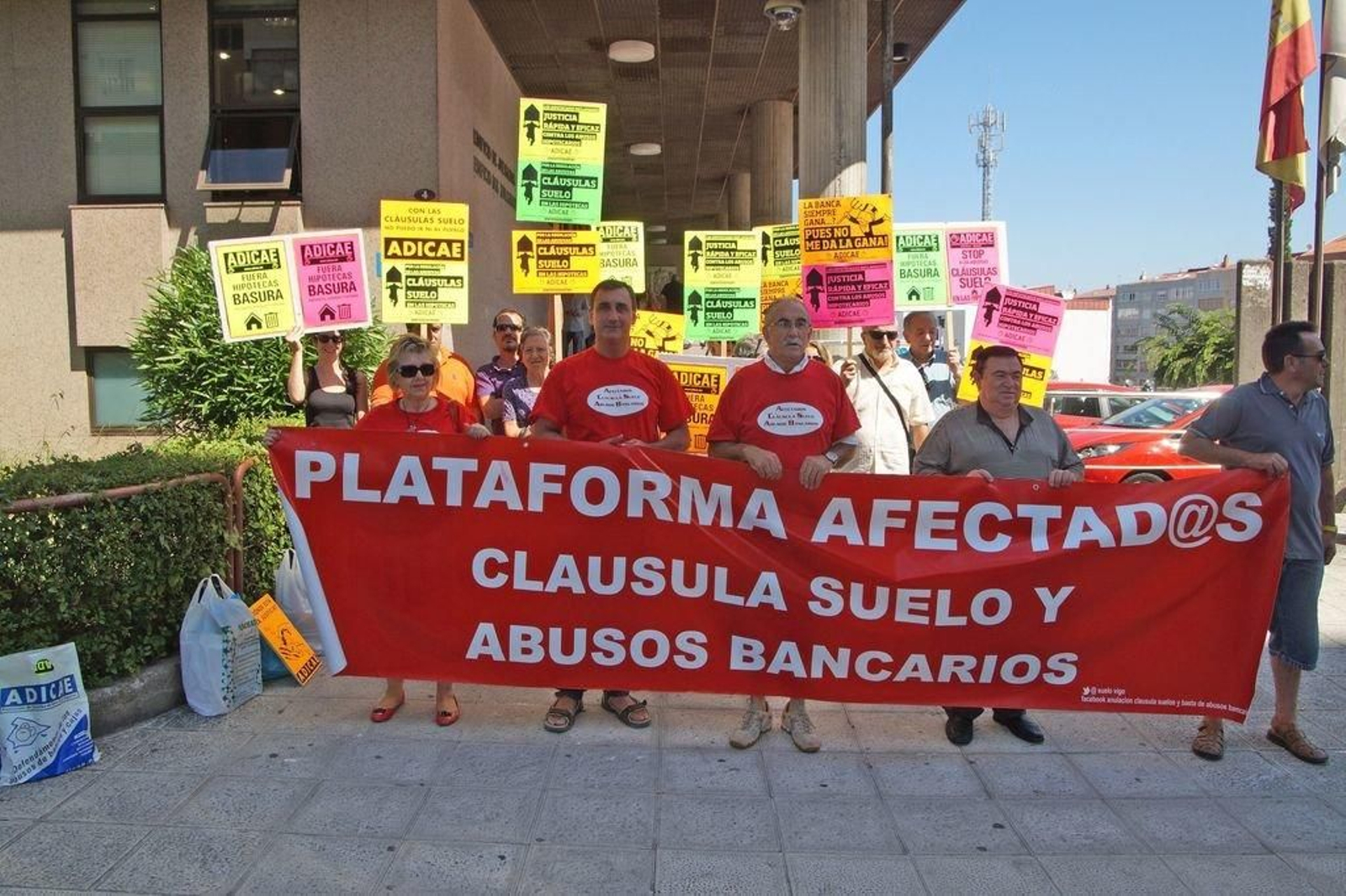 Los afectados por los abusos bancarios siguen acudiendo a los juzgados.