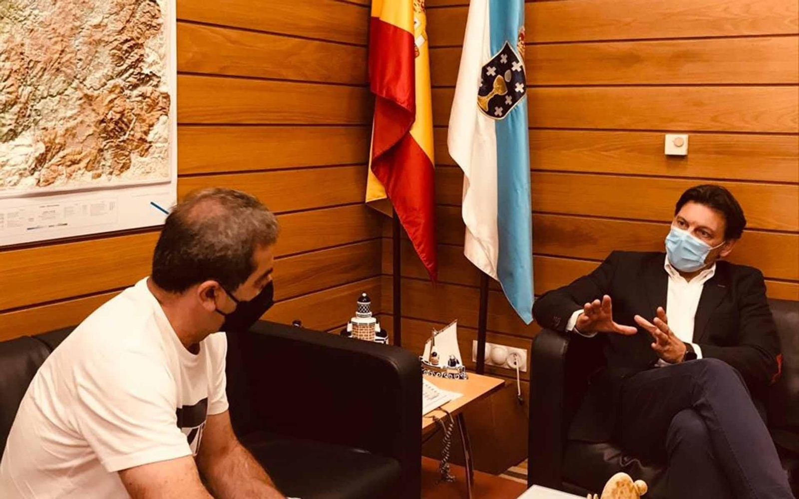 Miranda y Figueroa, durante la reunión en el despacho del secretario xeral da Emigración