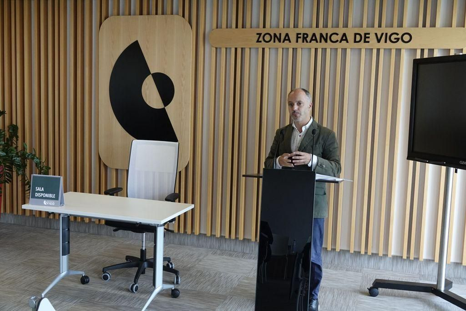 El delegado de Zona Franca, David Regades, presentó ayer los acuerdos alcanzados por el comité ejecutivo.