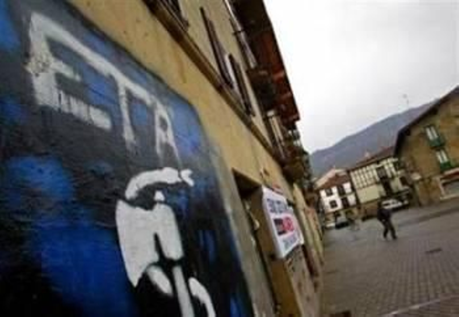 El colectivo de presos de ETA se suma al acuerdo de Gernika (Foto: EFE)