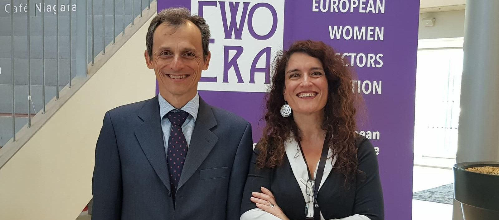 El ministro Pedro Duque con Eva Ortega Paino