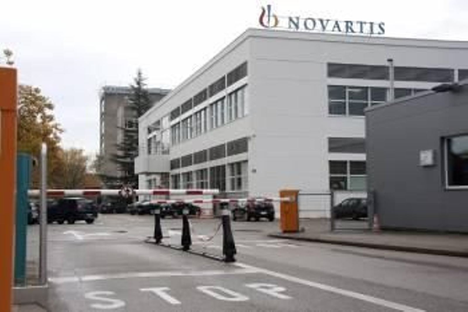 Sede de la compañía farmacéutica Novartis, en la localidad suiza de Nyon. (Foto: D. FAVRE)