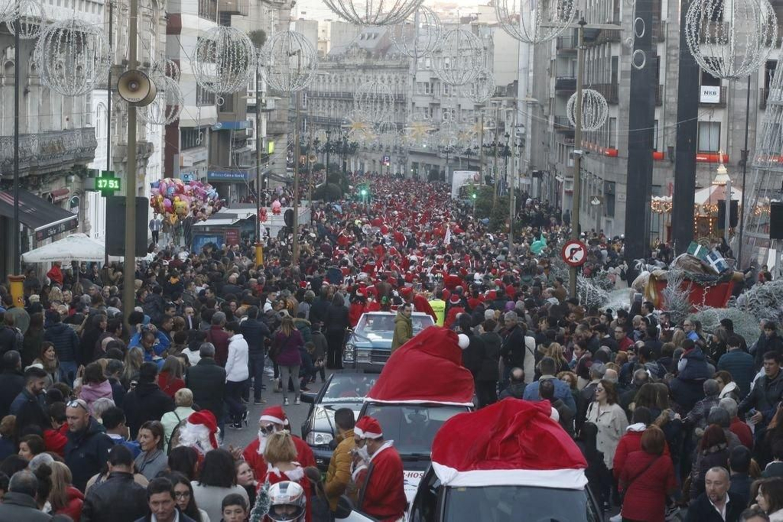 La papanoelada motera toma las calles de Vigo 17