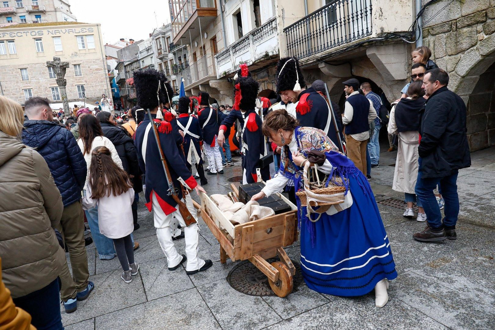Asalto ao carro na praza do Berbes // Foto J. Santome