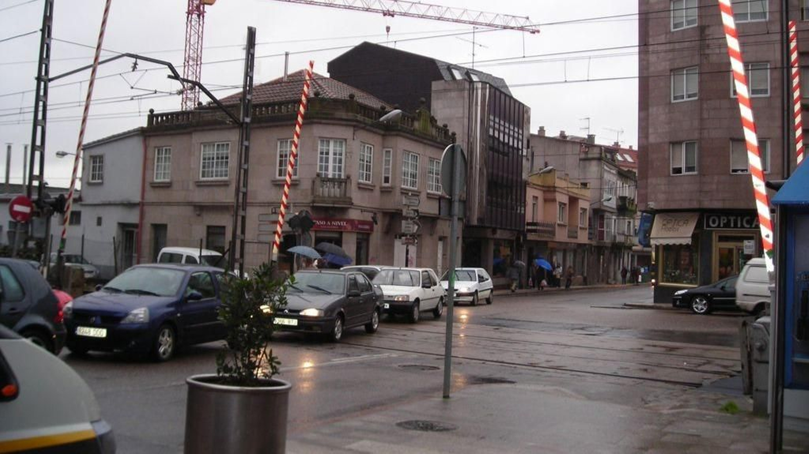 El Paso a Nivel de Porriño es de tipo “C”, protegido y regulado con dobles semibarreras.