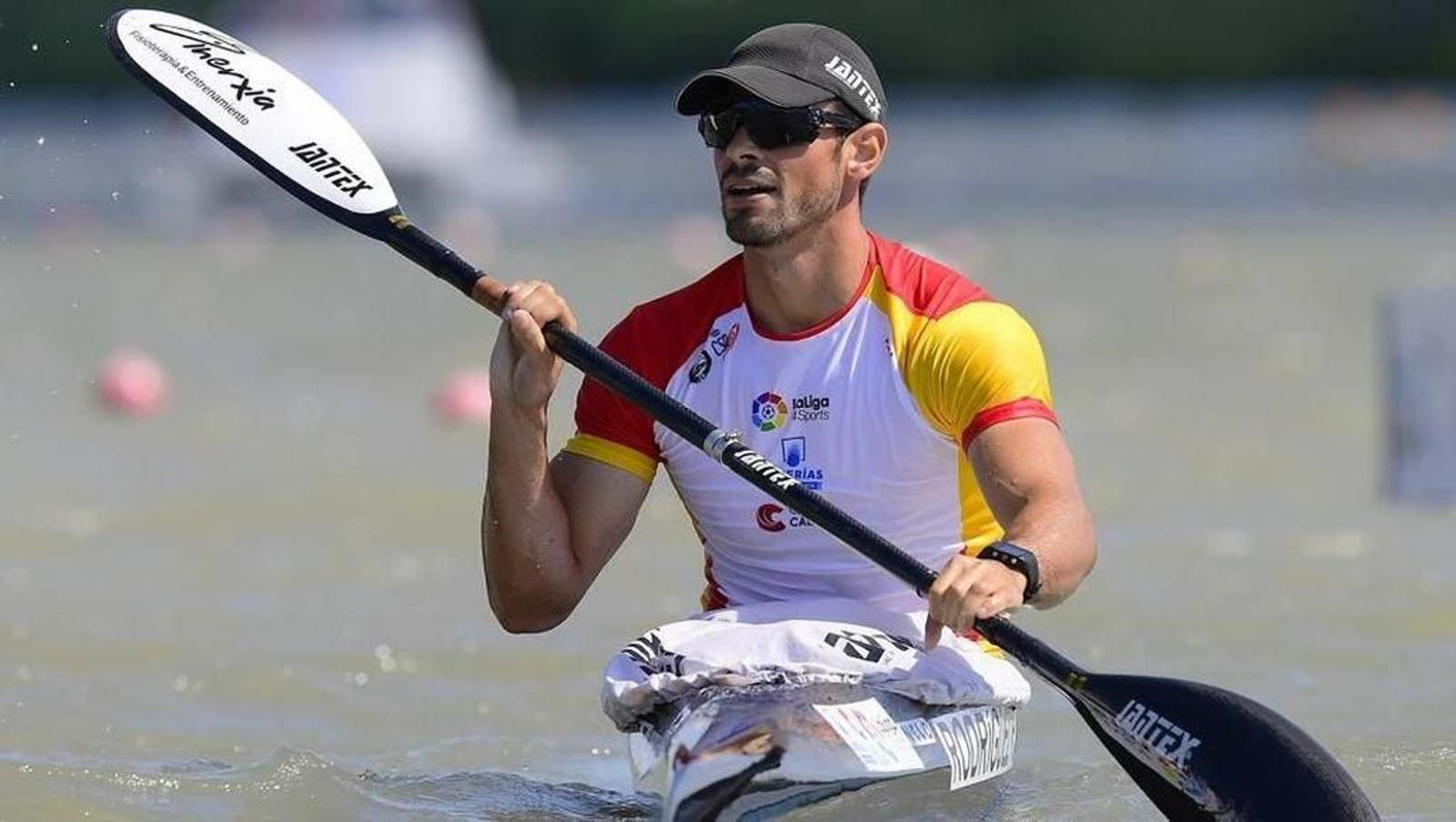 Roi Rodríguez, del Kayak Tudense, consiguió la medalla de bronce en K1 1.000 metros.