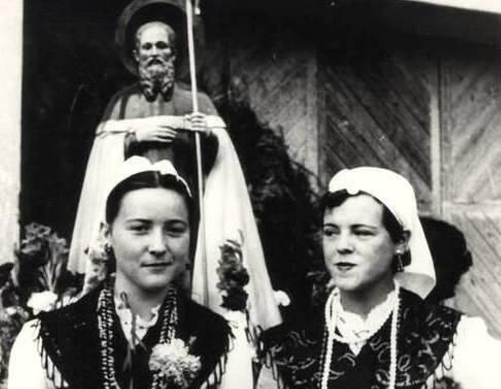 San Hilarión al fondo en una imagen de los 60. Foto: El Búscolu.