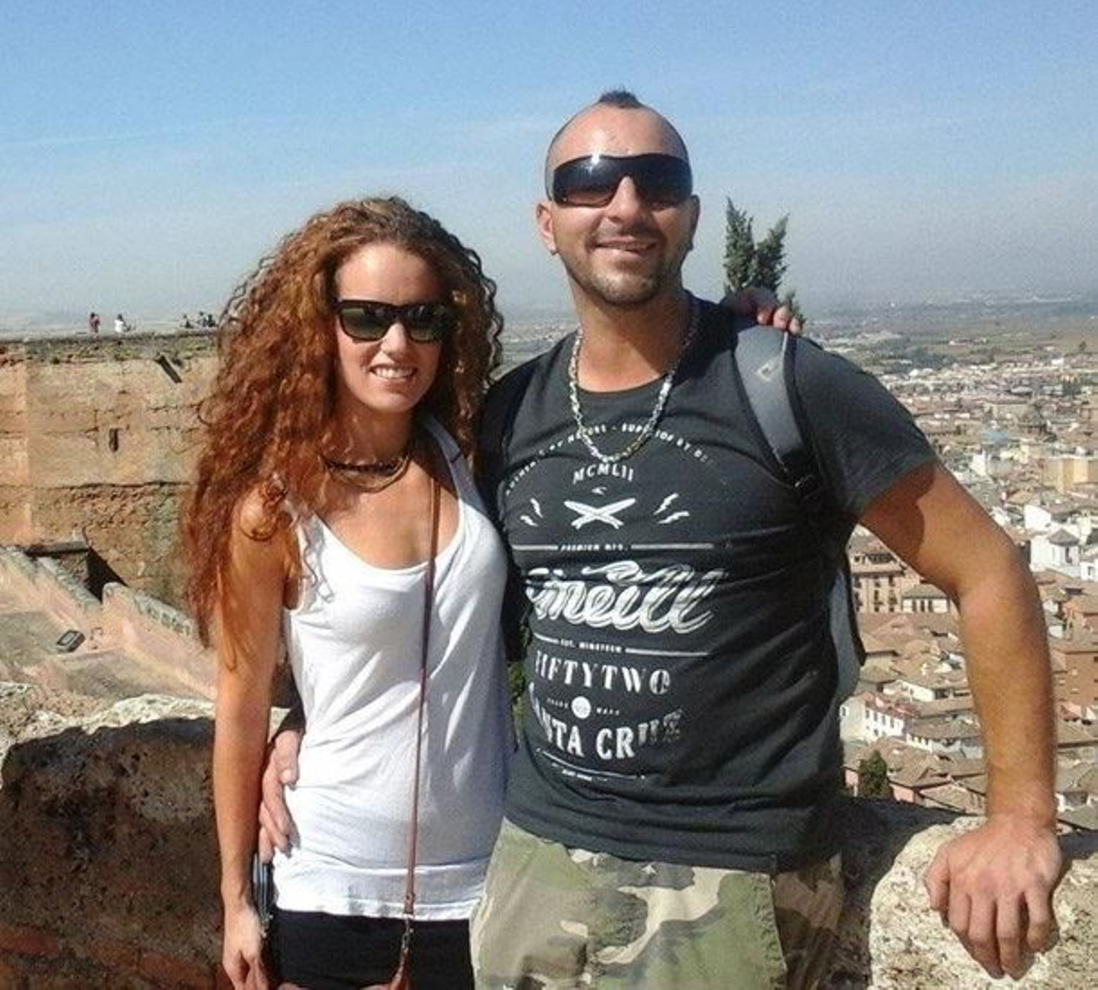 Ana Huete y su pareja en Facebook.