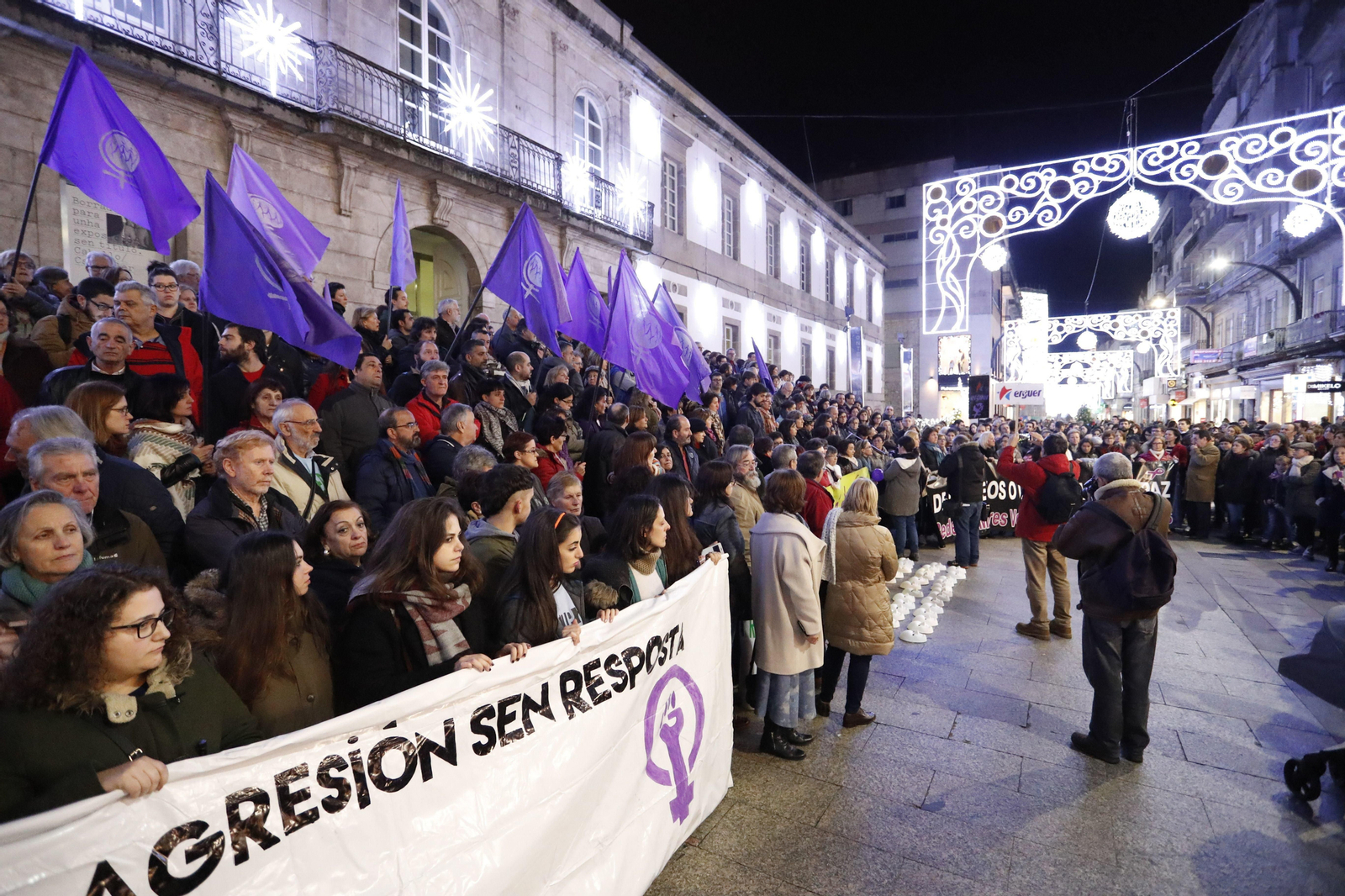 Concentración masiva en protesta contra la violencia