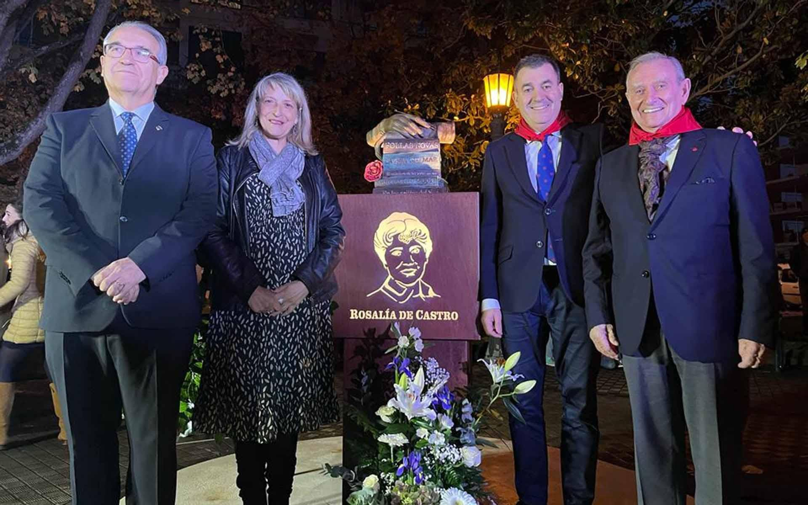 El conselleiro de Cultura, Educación, FP e Universidades representa al Gobierno gallego en la inauguración de la plaza que lleva el nombre de la autora en Pamplona