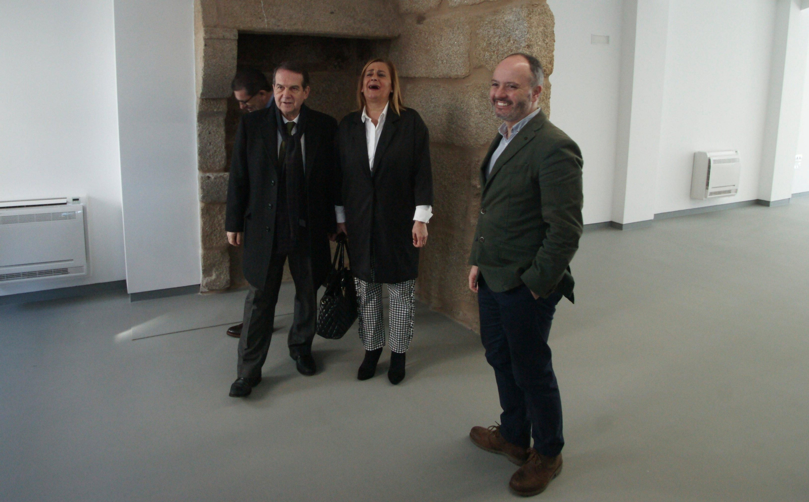 Abel Caballero, Carmela Silva y David Regades, visitando ayer la Casa do Patín.