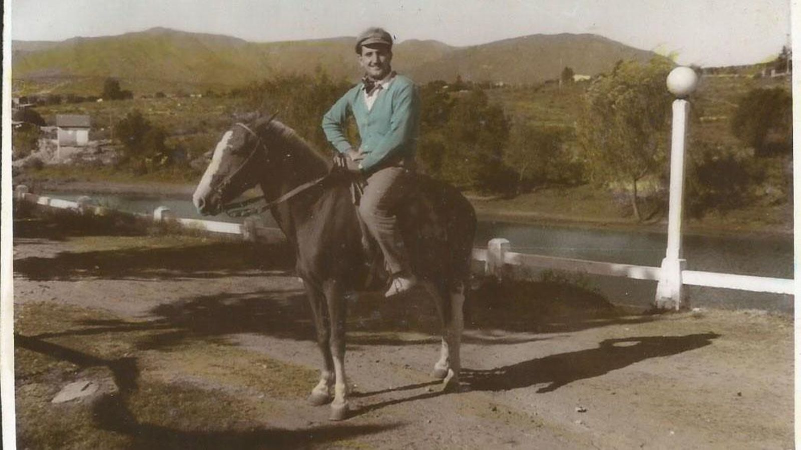 Elías Fernández Pato en La Falda, provincia de Córdoba, en 1957
