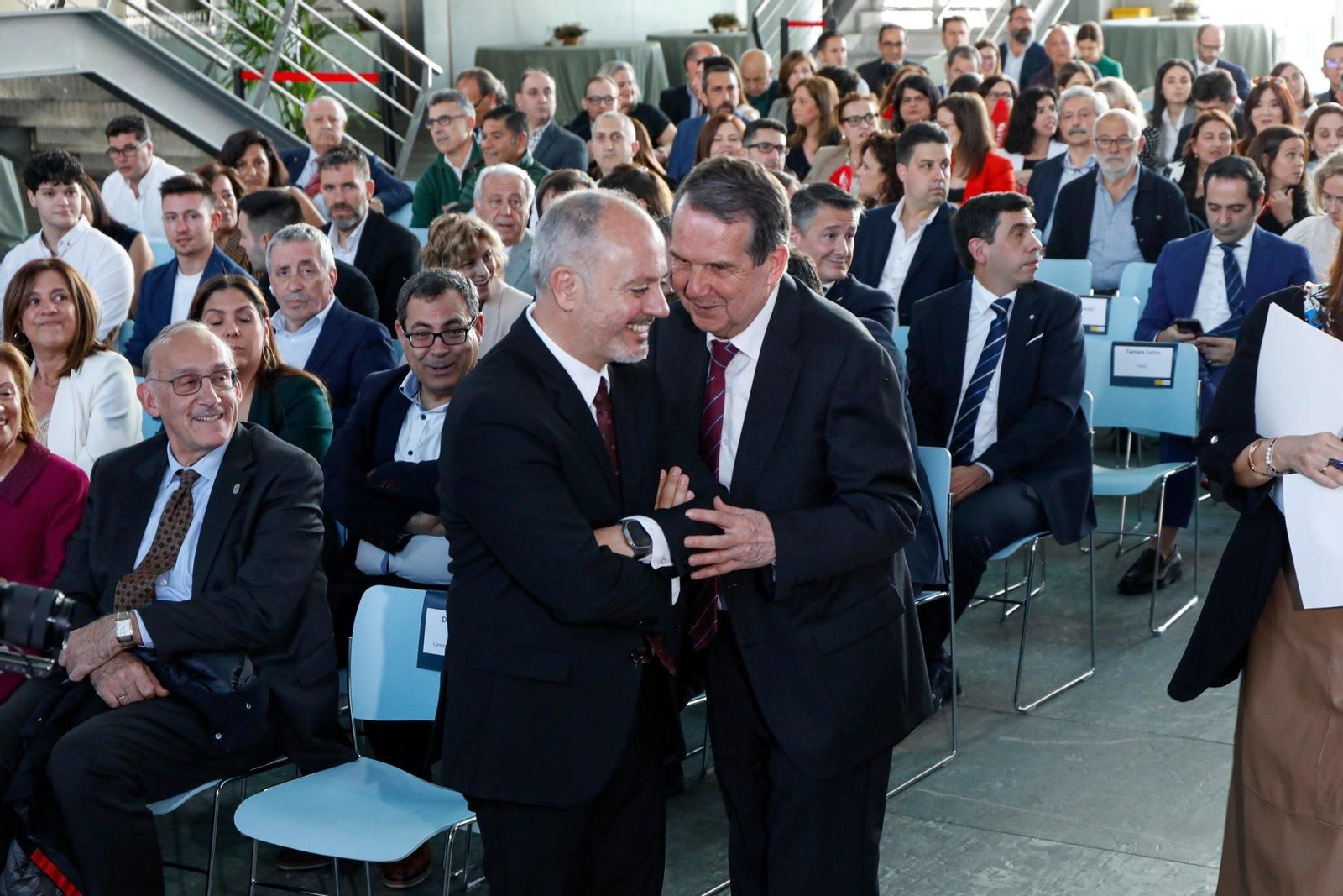 Complicidad entre David Regades y Abel Caballero en los premios Ardán.
