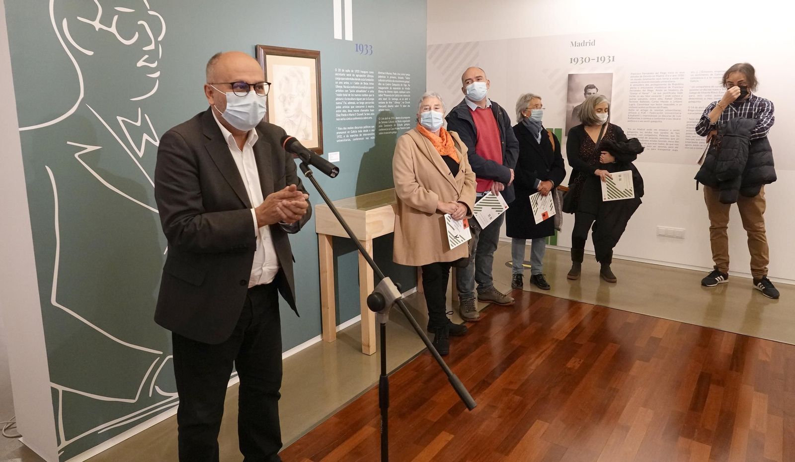 Presentación en la Pinacoteca de "Nos vieiros da arte galega", sobre a colección municipal de Francisco Fernández del Riego.