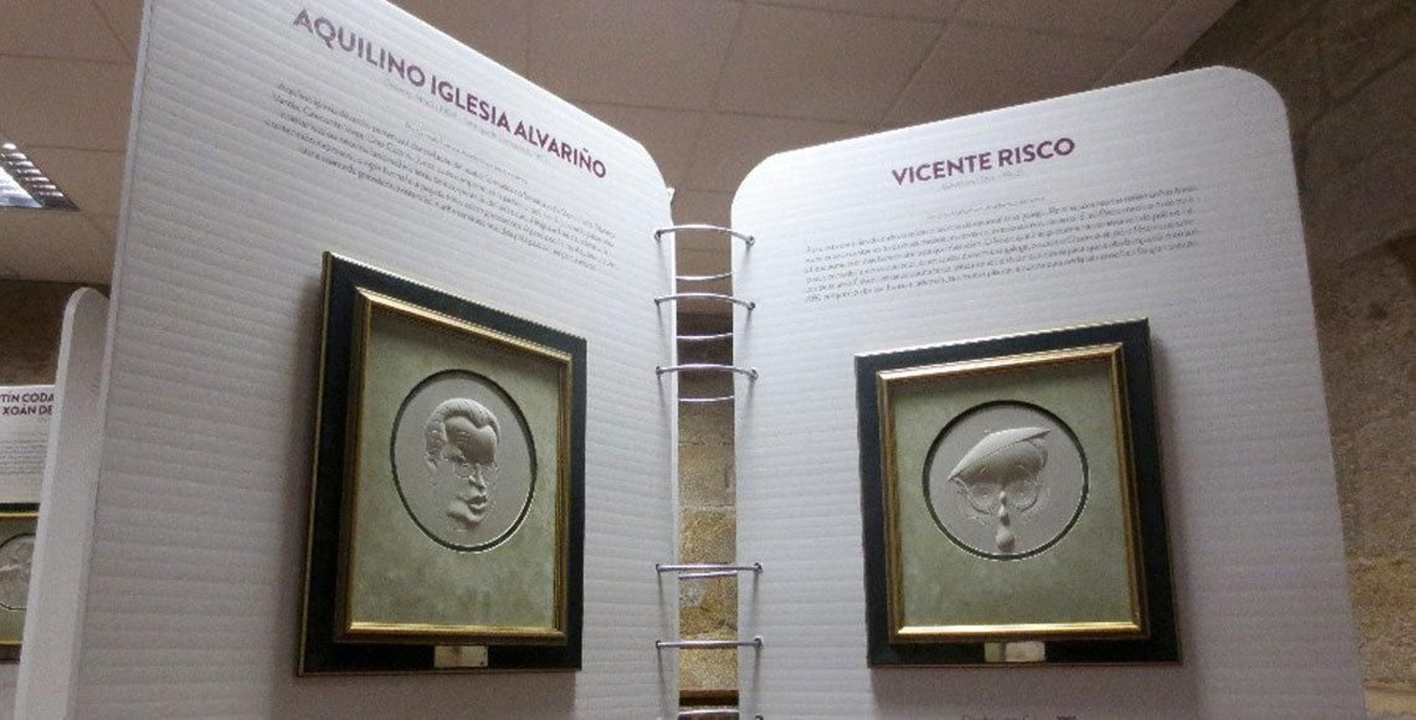 La muestra "51 páxinas das nosas letras" durante su estancia en la localidad ourensana de Celanova.