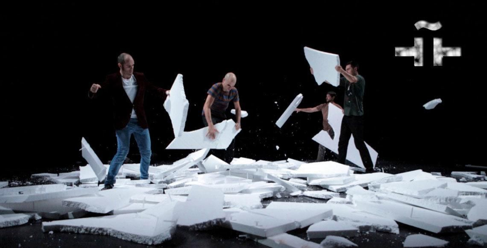 La compañía teatral Señor Serrano y su espectáculo Brickman Brando Bubble Boom.