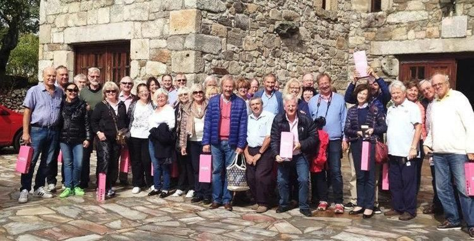 Representantes de la Cámara de Comercio de Noruega durante su visita a la Bodega Rectoral de Amandi