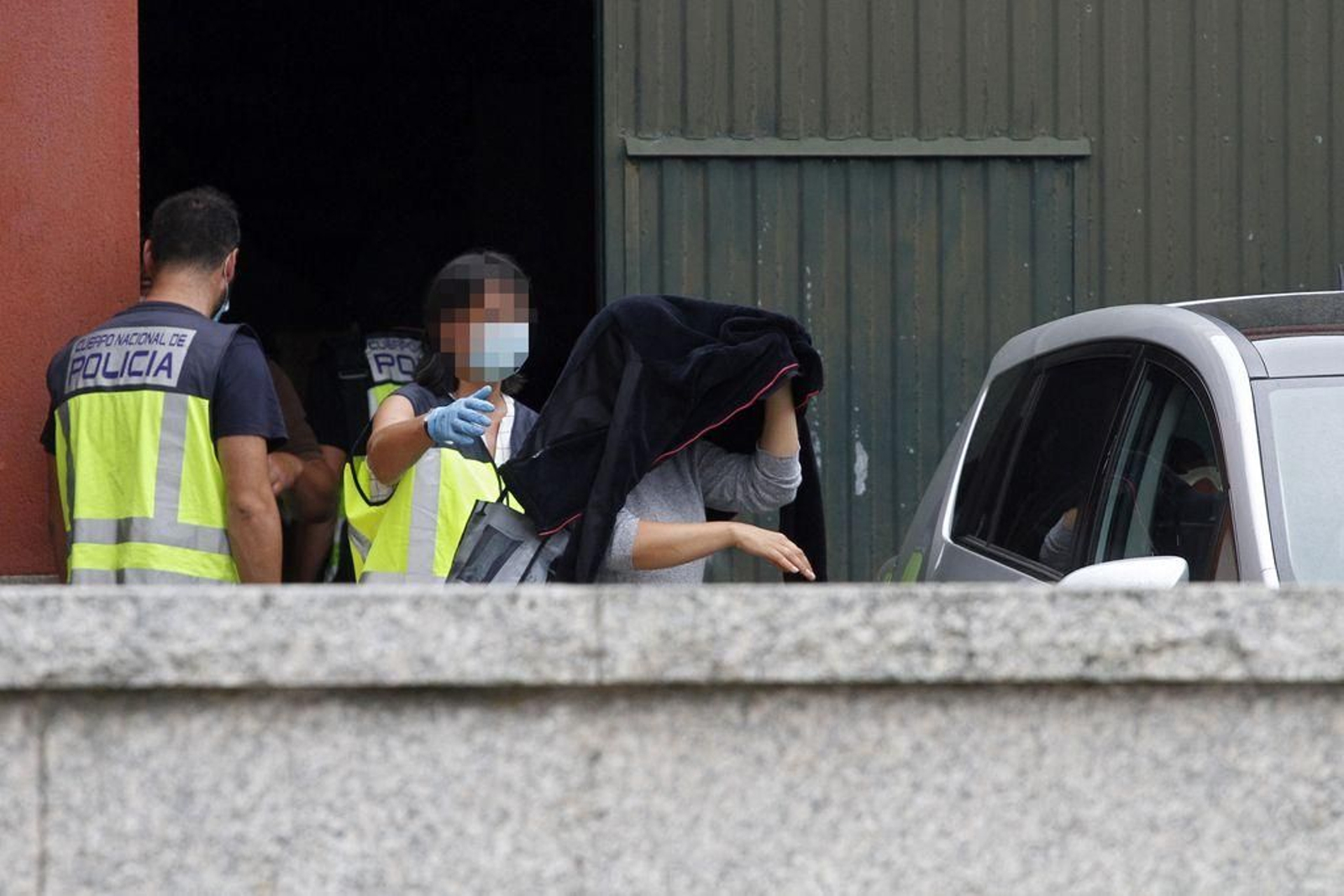 En el velero fue detenida también una mujer, algo poco habitual en las naves de transporte.