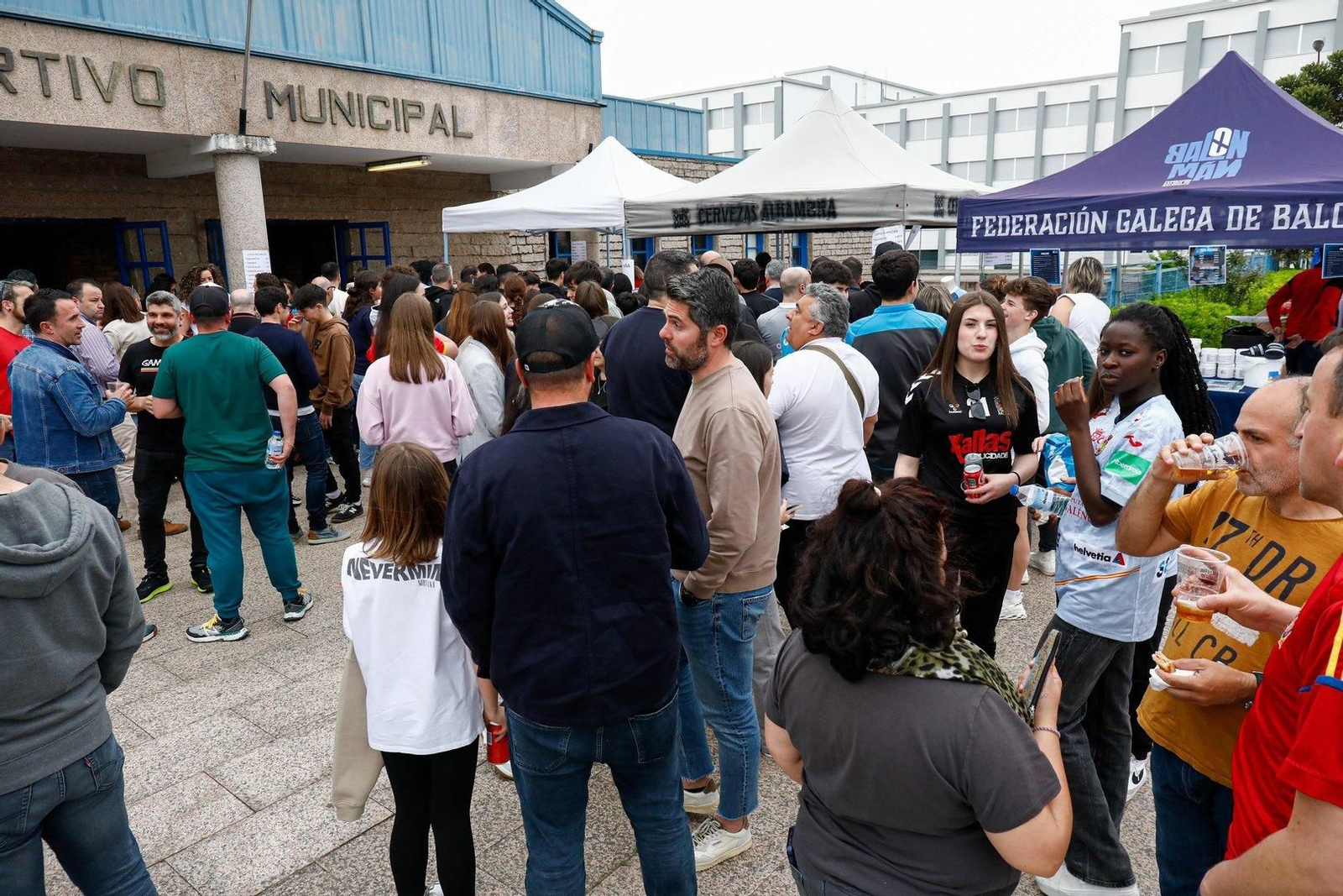 España-Azerbaiyán balonmano femenino en Porriño.
