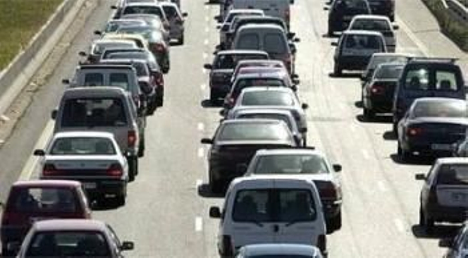 Las emisiones medias de dióxido de carbono (CO2) de los coches matriculados en los nueve primeros meses de este año en Galicia se sitúan en 128 gramos por kilómetro recorrido