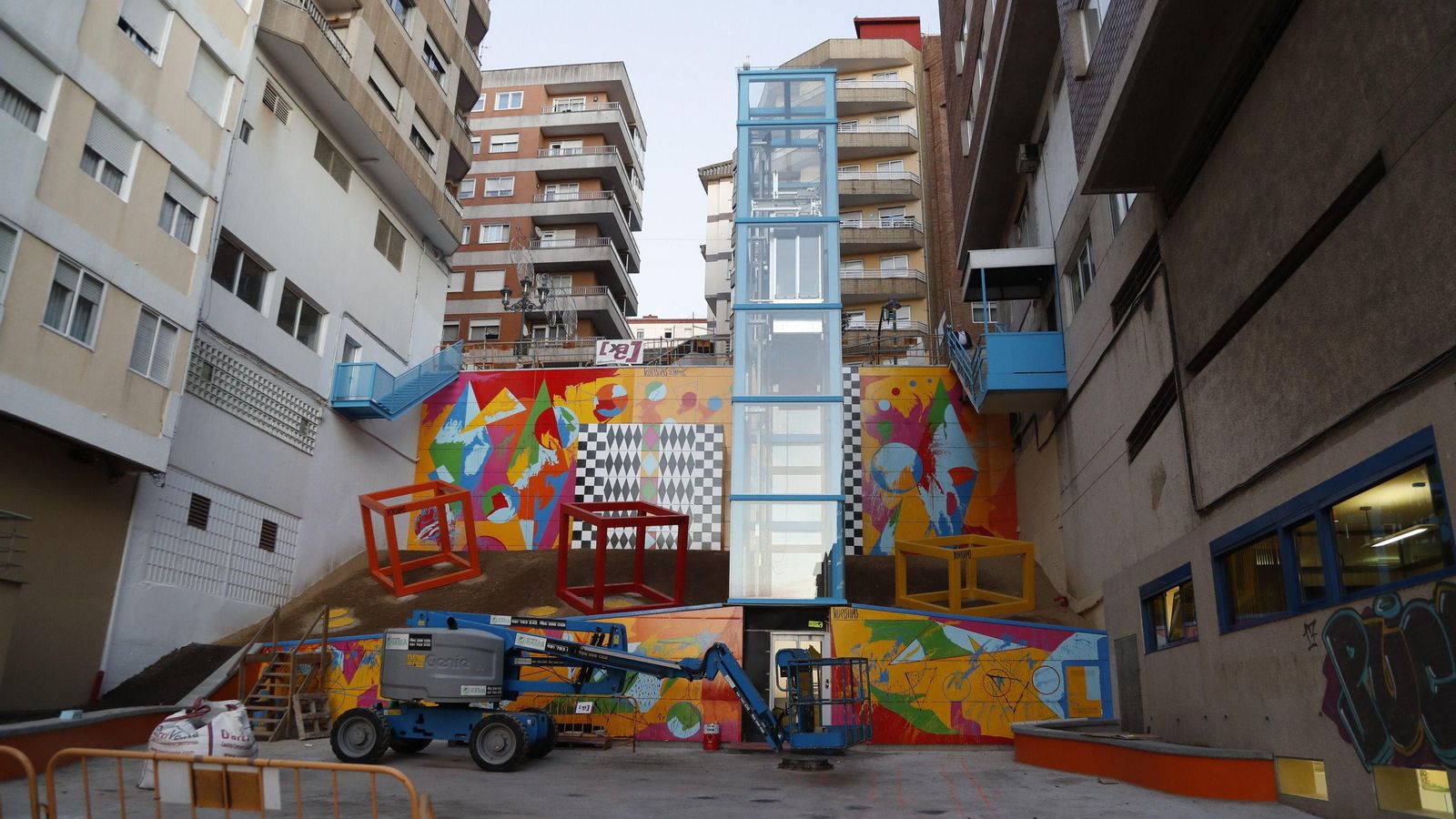 El ascensor entre Marqués de Valterra y Torrecedeira, aún en fase de construcción.