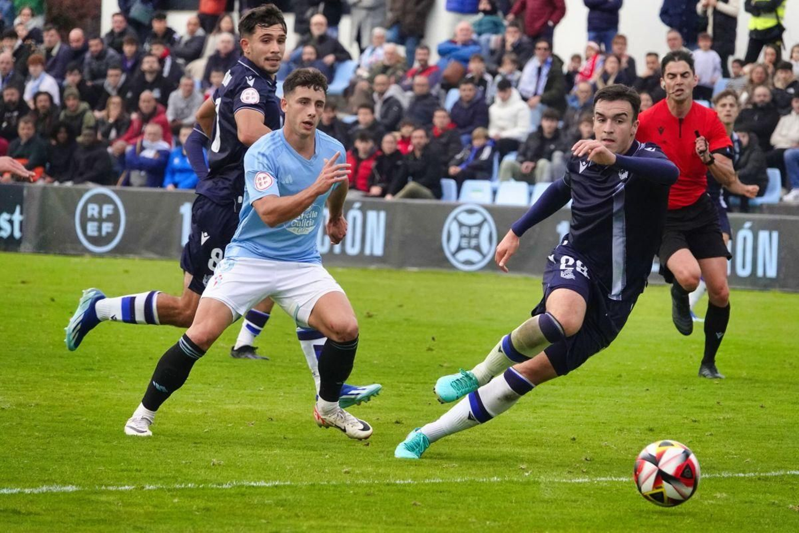 Pablo Durán, en el partido de la semana pasada contra la Real Sociedad B, en el campo de Barreiro.