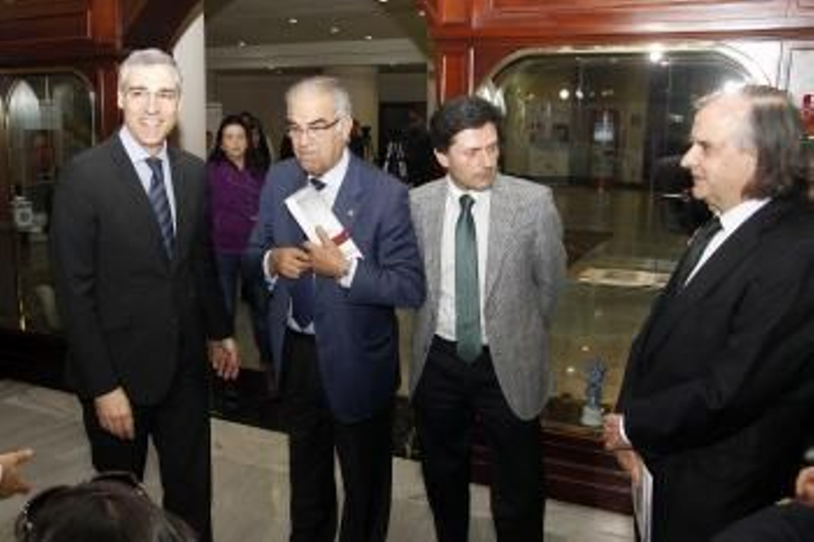 Conde con García Costas, González Mera de Novagalicia y Pucho Viñas, expresidente de Barreras.