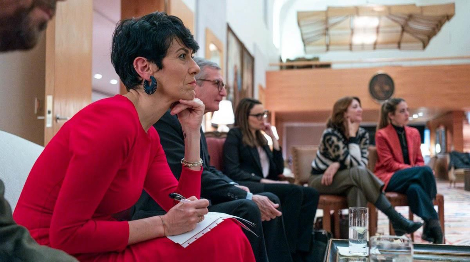 Elma Saiz con españoles en Washington DC web