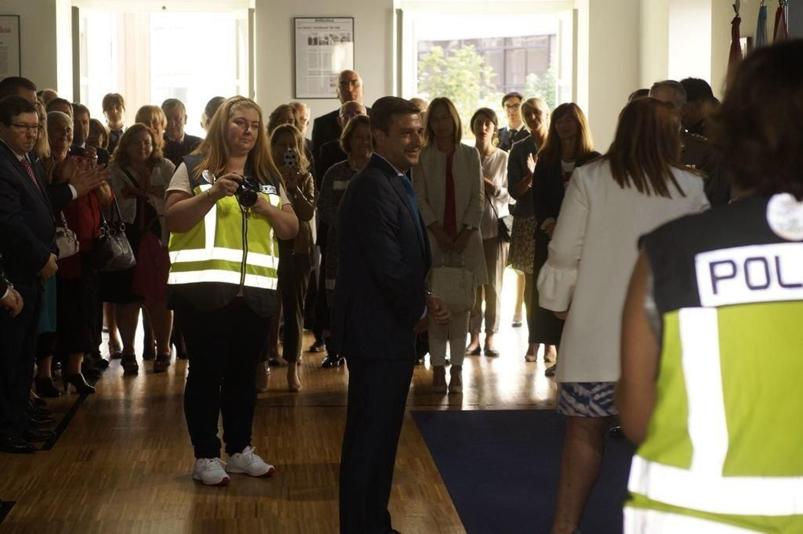 El juez decano, Germán Serrano, recibió la medalla al Mérito Policial.