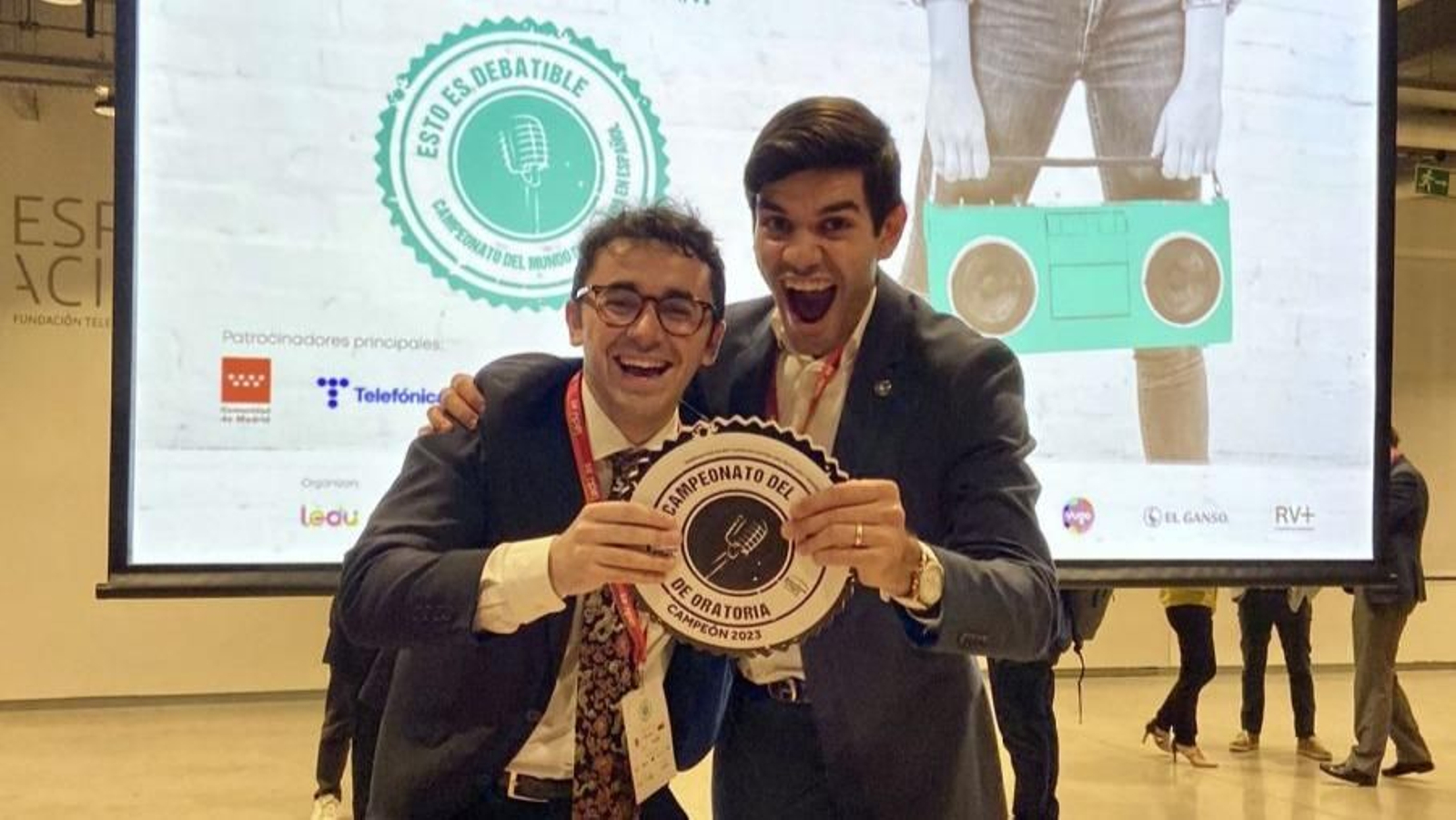 Tomás, con Guillermo Fernández, su formador en la asociación.