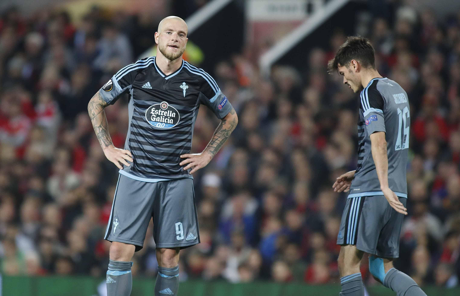 Las mejores imágenes del partido de vuelta entre Manchester United y Celta (1-1). // J.V. Landín