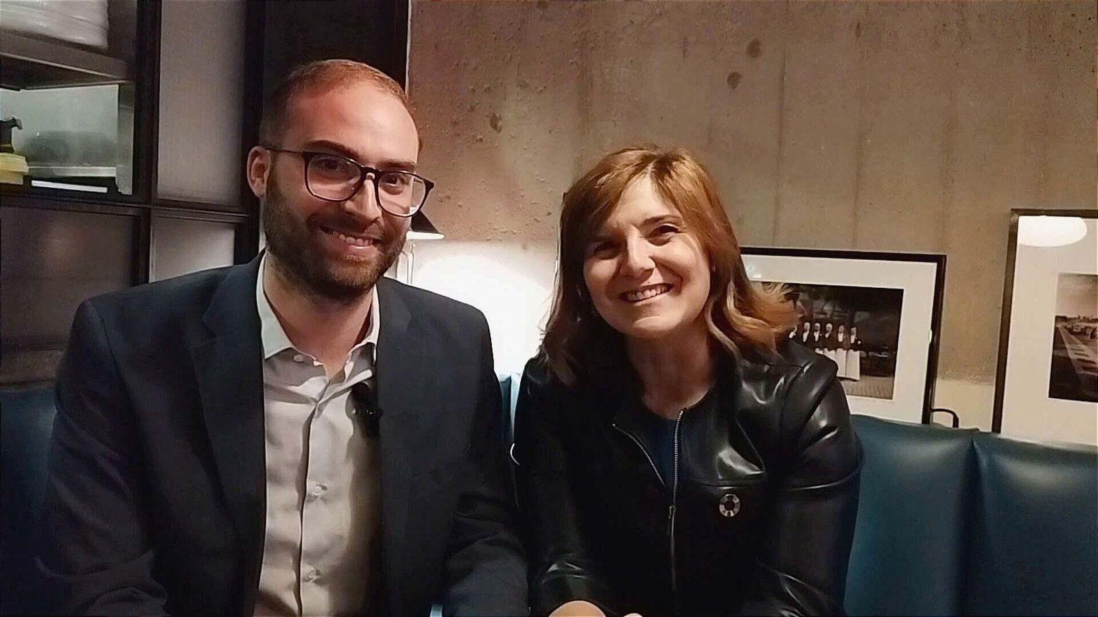 Pilar Cancela con Pedro Iniesta, secretario general del PSOE París