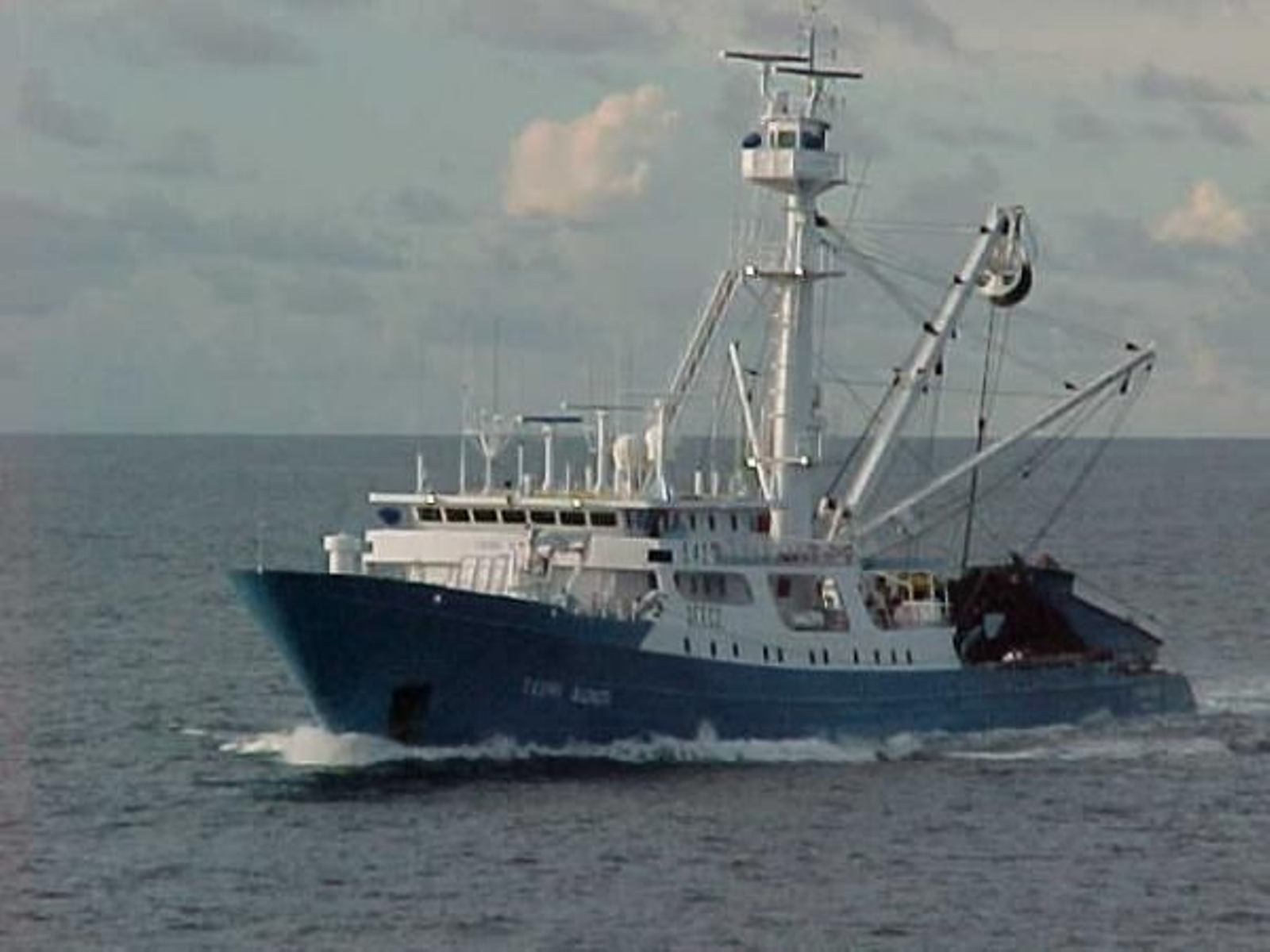 Barco atunero vasco.