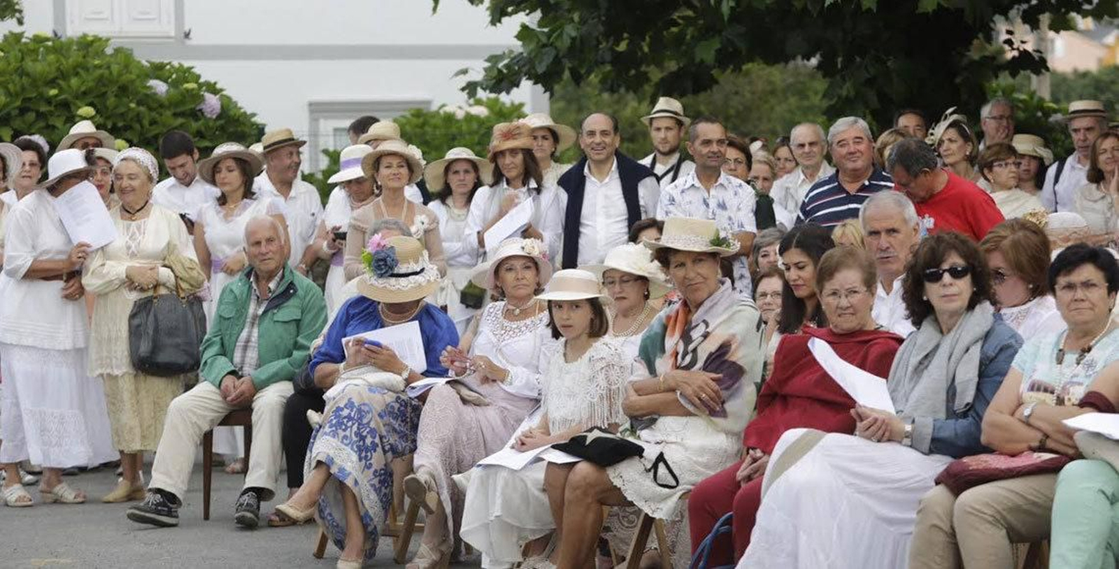 Las calles de Ribadeo se llenaron de "indianos" durante todo el fin de semana.