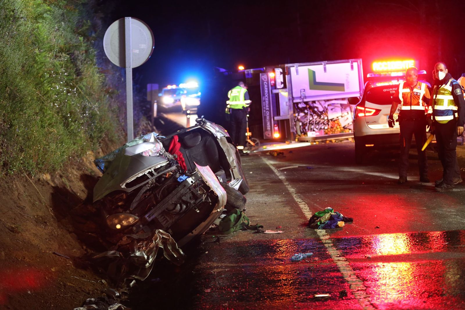 Tres muertos en un accidente de tráfico en Caldas de Reis // Alberte