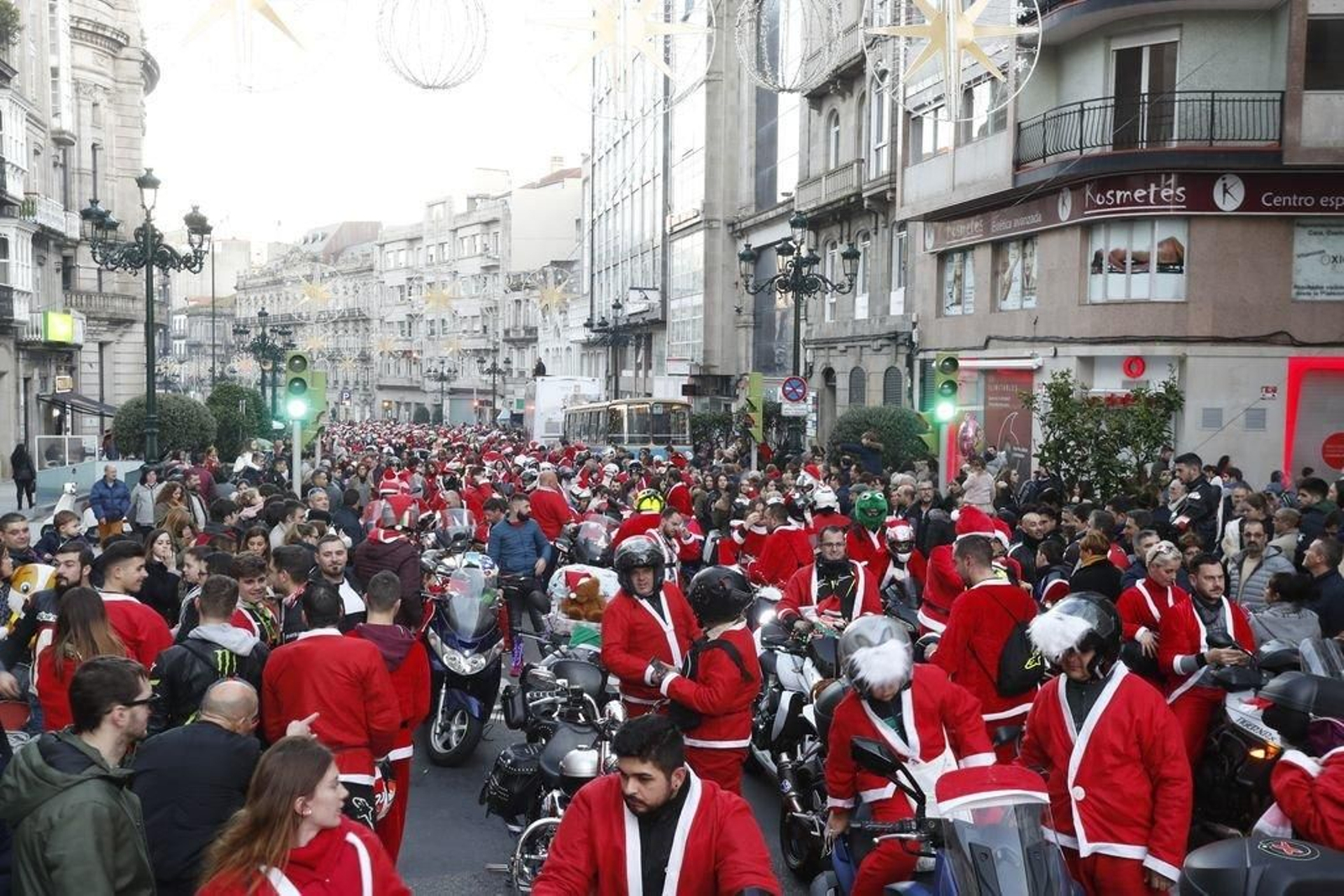 La papanoelada motera toma las calles de Vigo 51