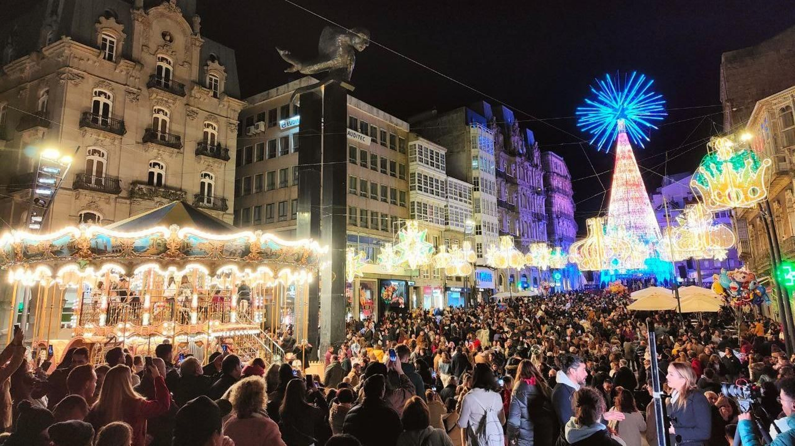 Porta do Sol, abarrotada este sábado. // Jorge Santomé