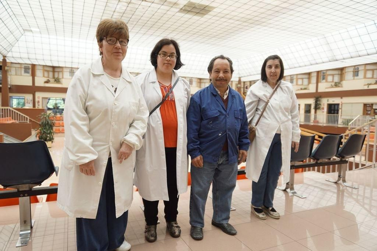 Mª Carmen Sánchez, María Alonso, Toniño Ceide y Alicia Moreira, en el centro ocupacional San Francisco.