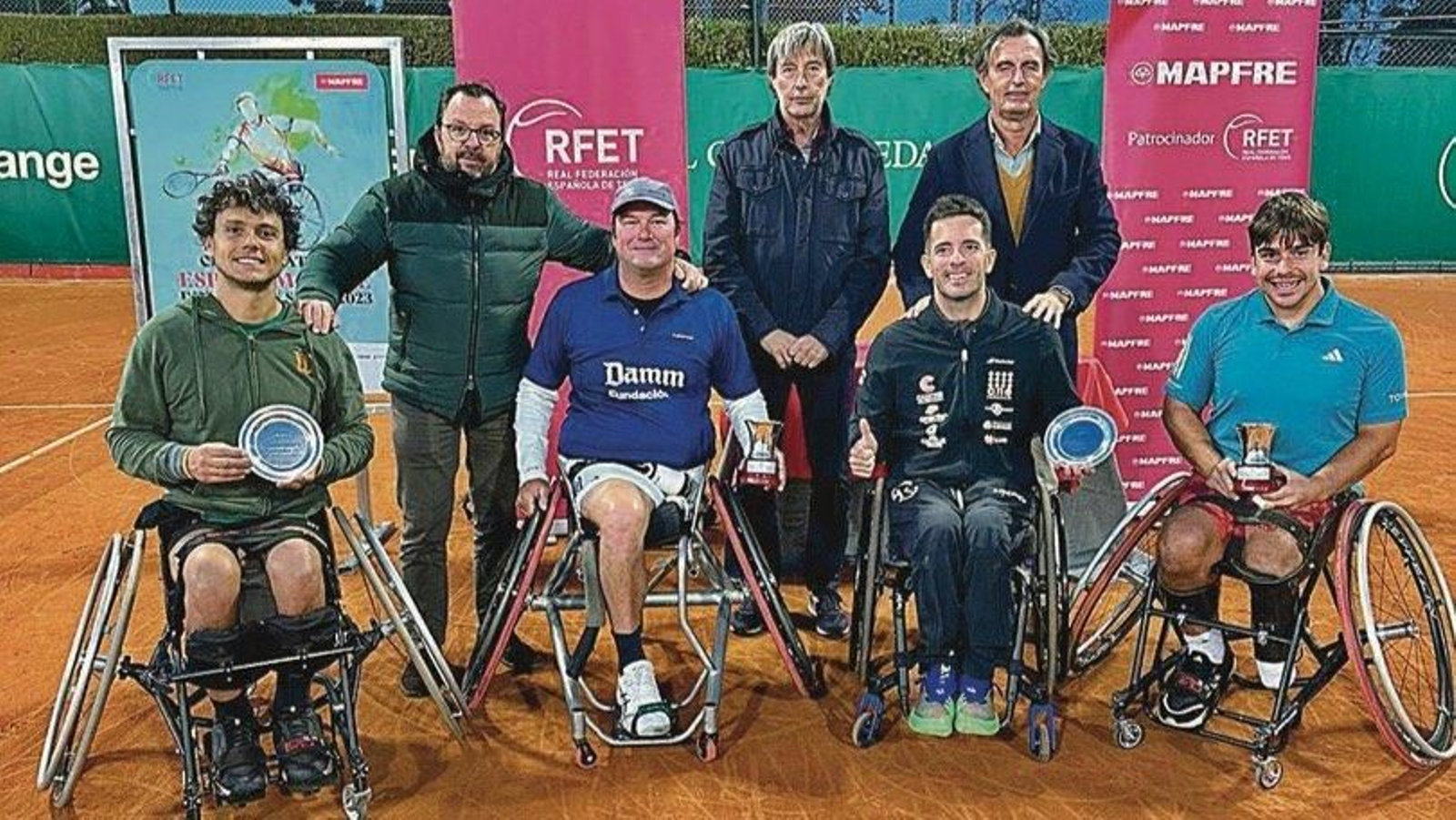 Martín de la Puente (derecha) obtuvo ayer el título de dobles.