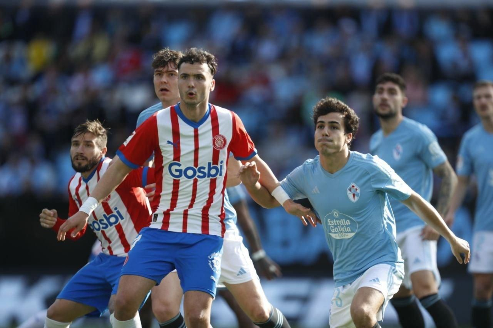 Manu Sánchez en defensa.