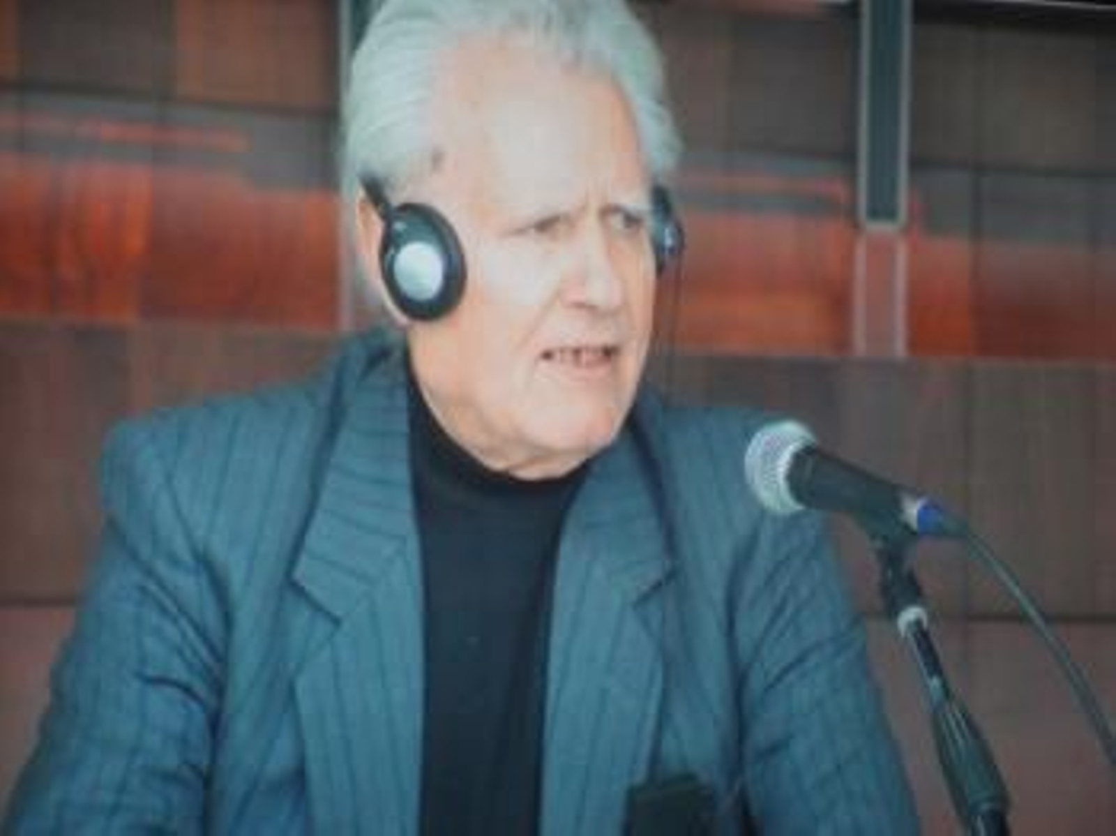 Relata que el día del accidente 'toda la cubierta estaba por debajo de la superficie del agua'