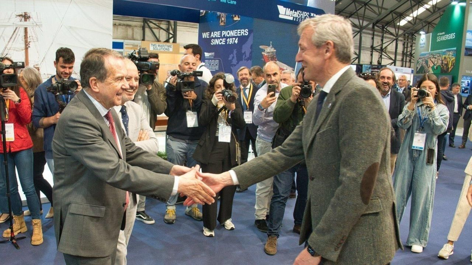 Caballero y Rueda se saludan en la feria Navalia.