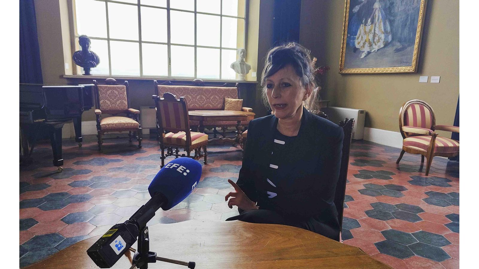 La directora de la Real Academia de España en Roma, Ángeles Albert, ha organizado un intenso programa de actividades centrado en España, ya que "los ciudadanos no conocen mucho la institución" y este hito supone "una oportunidad de oro" para que se acerquen a ella. EFE/ Álvaro Padilla